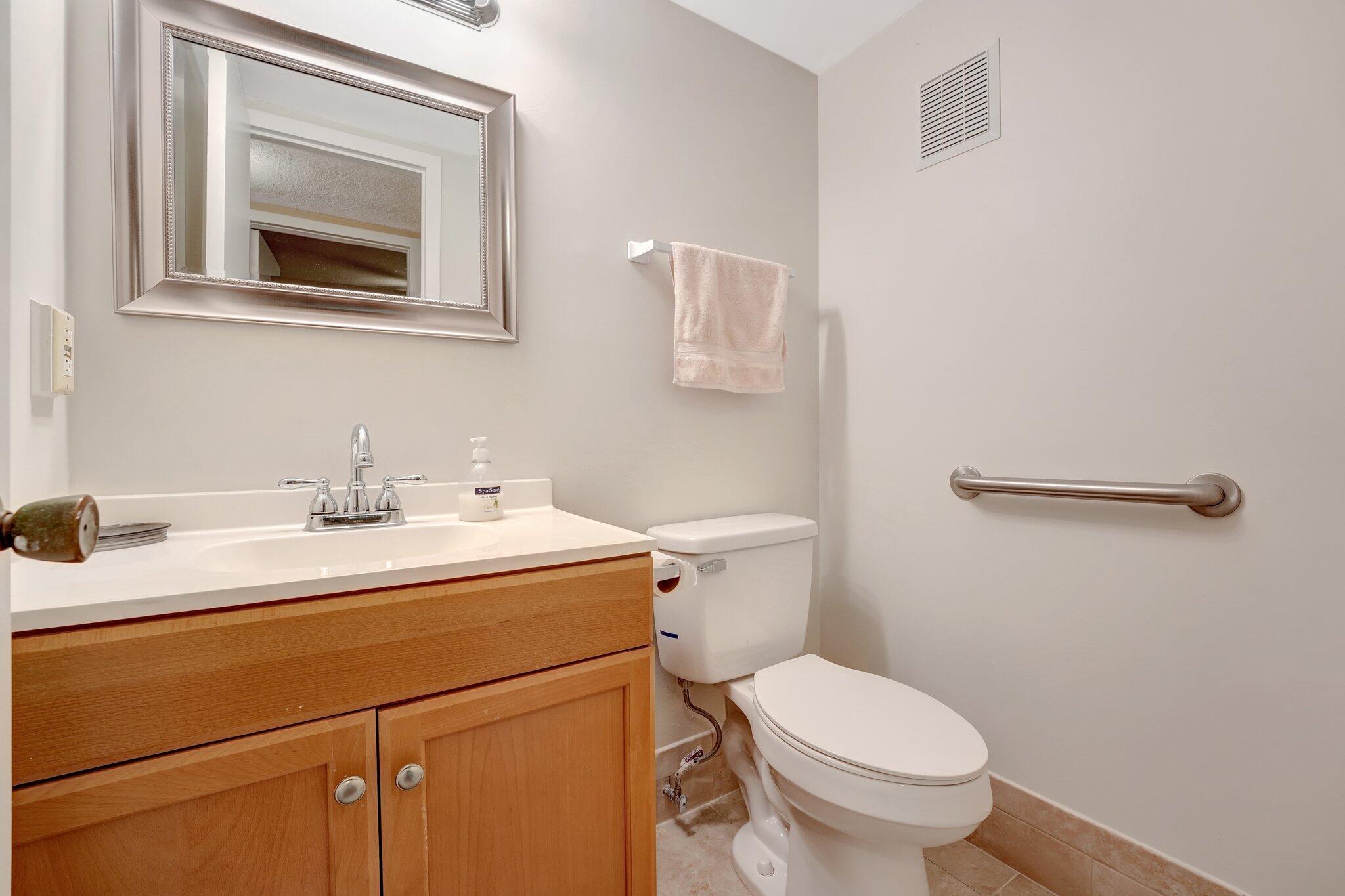 SWANSEA CONDO - Residential