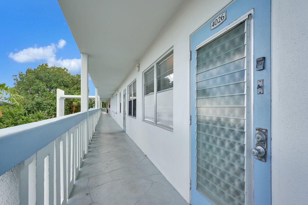 Photo of 4026 Swansea B, Deerfield Beach, FL 33442 (MLS # R11133879)
