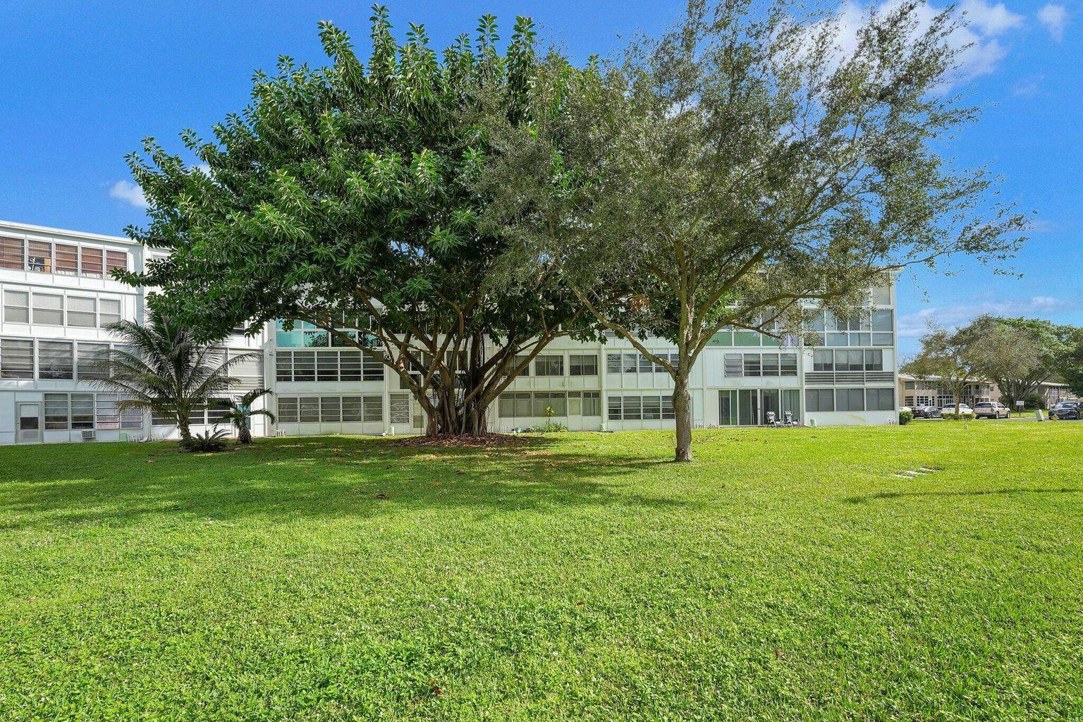 SWANSEA CONDO - Residential