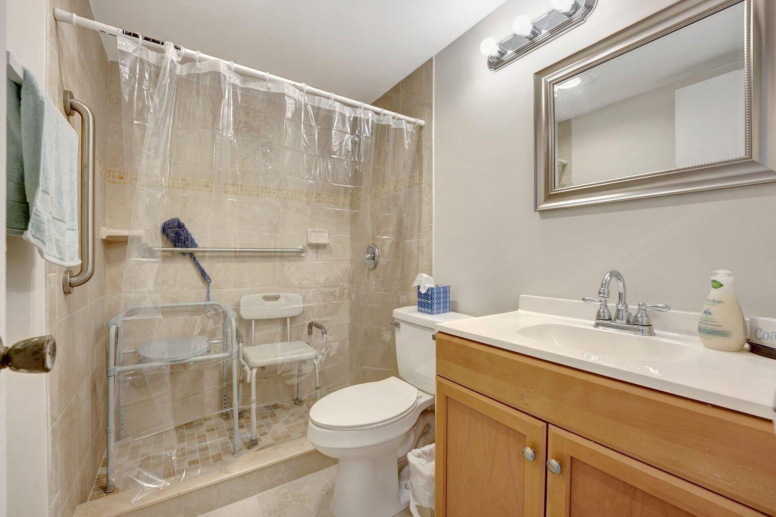 SWANSEA CONDO - Residential