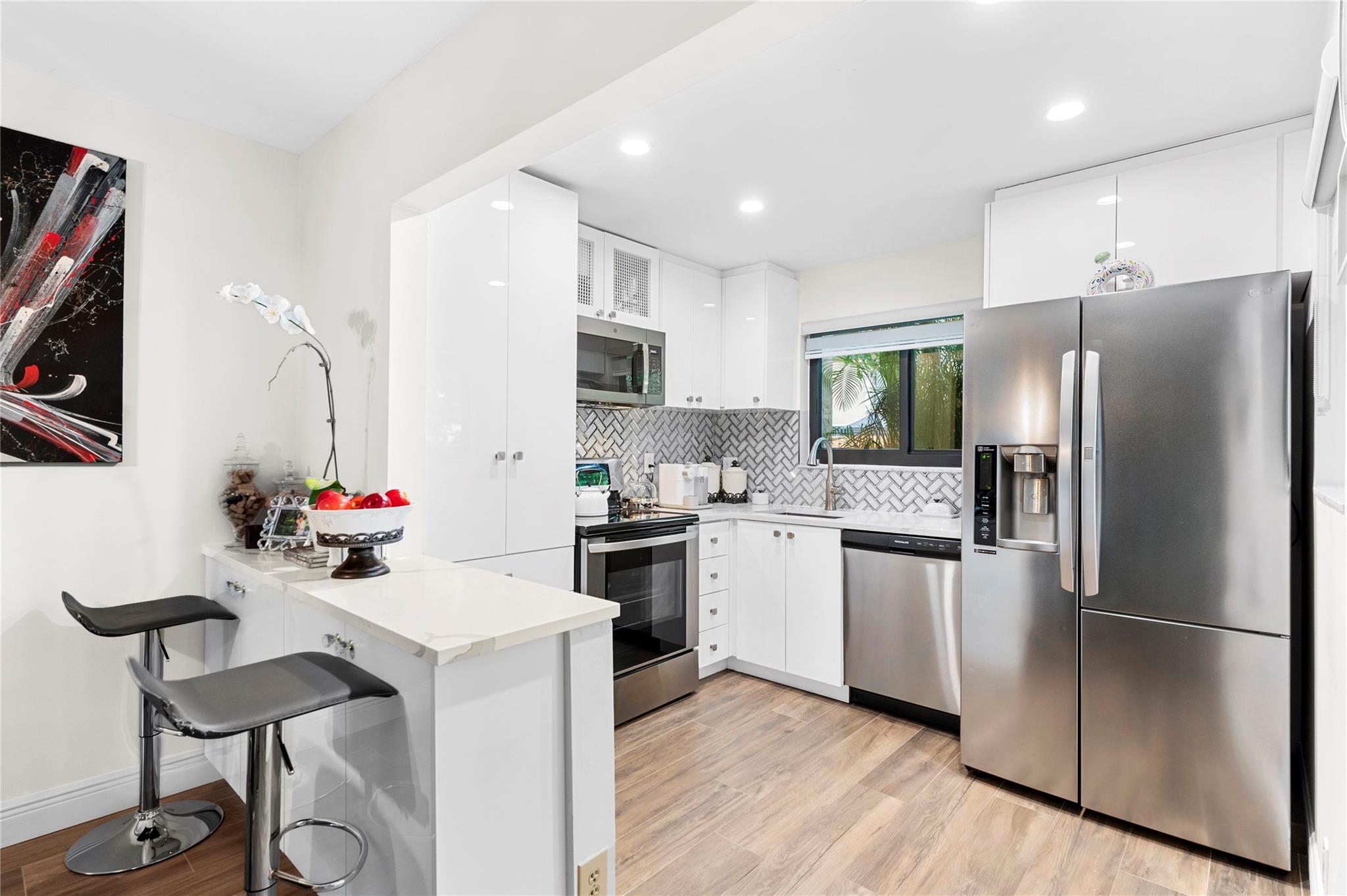 2162 NW 39th Ave B-17