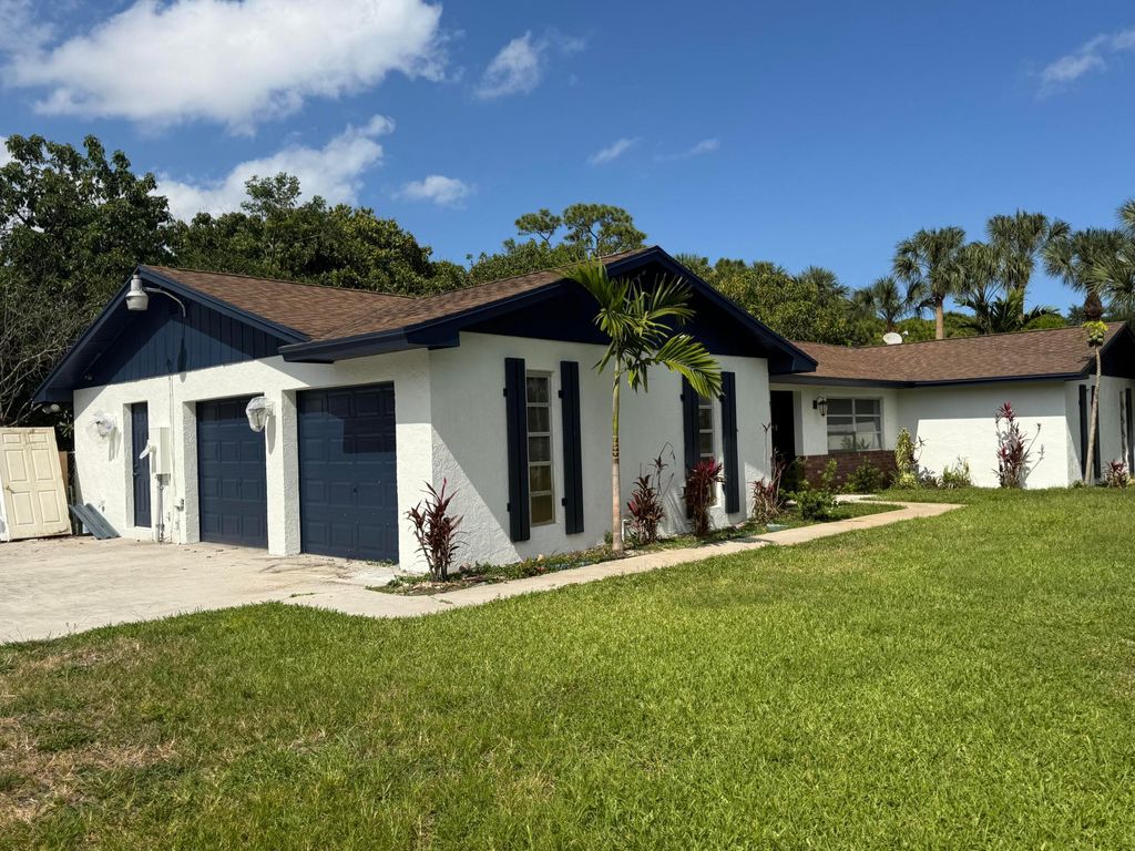 Photo of 4820 Vermont Avenue, Lake Worth Beach, FL 33461 (MLS # B26023775)