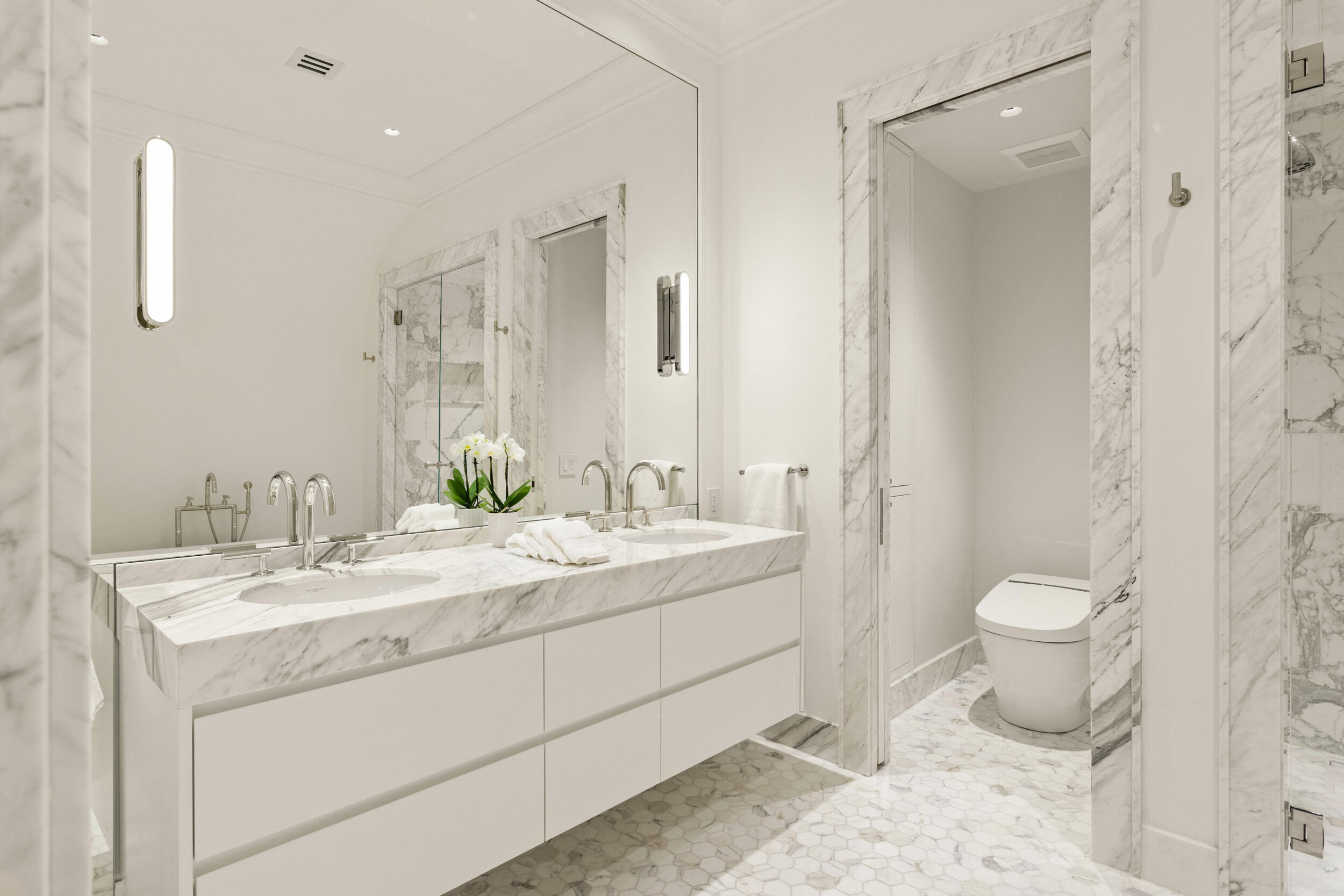EAST SHORE - Residential Lease