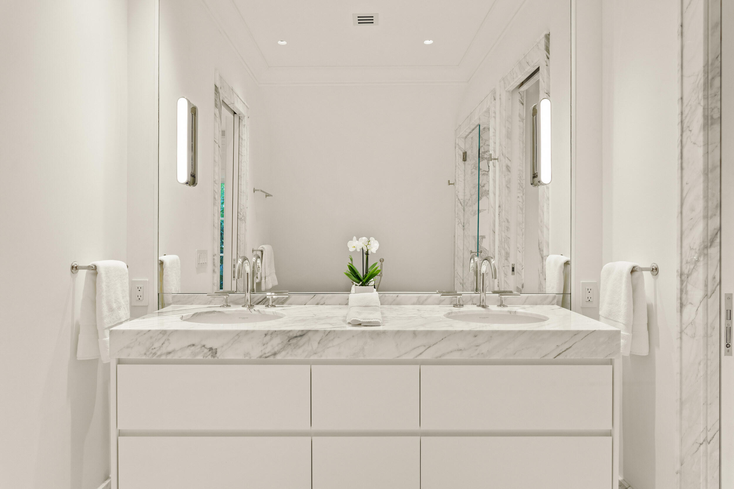 EAST SHORE - Residential Lease