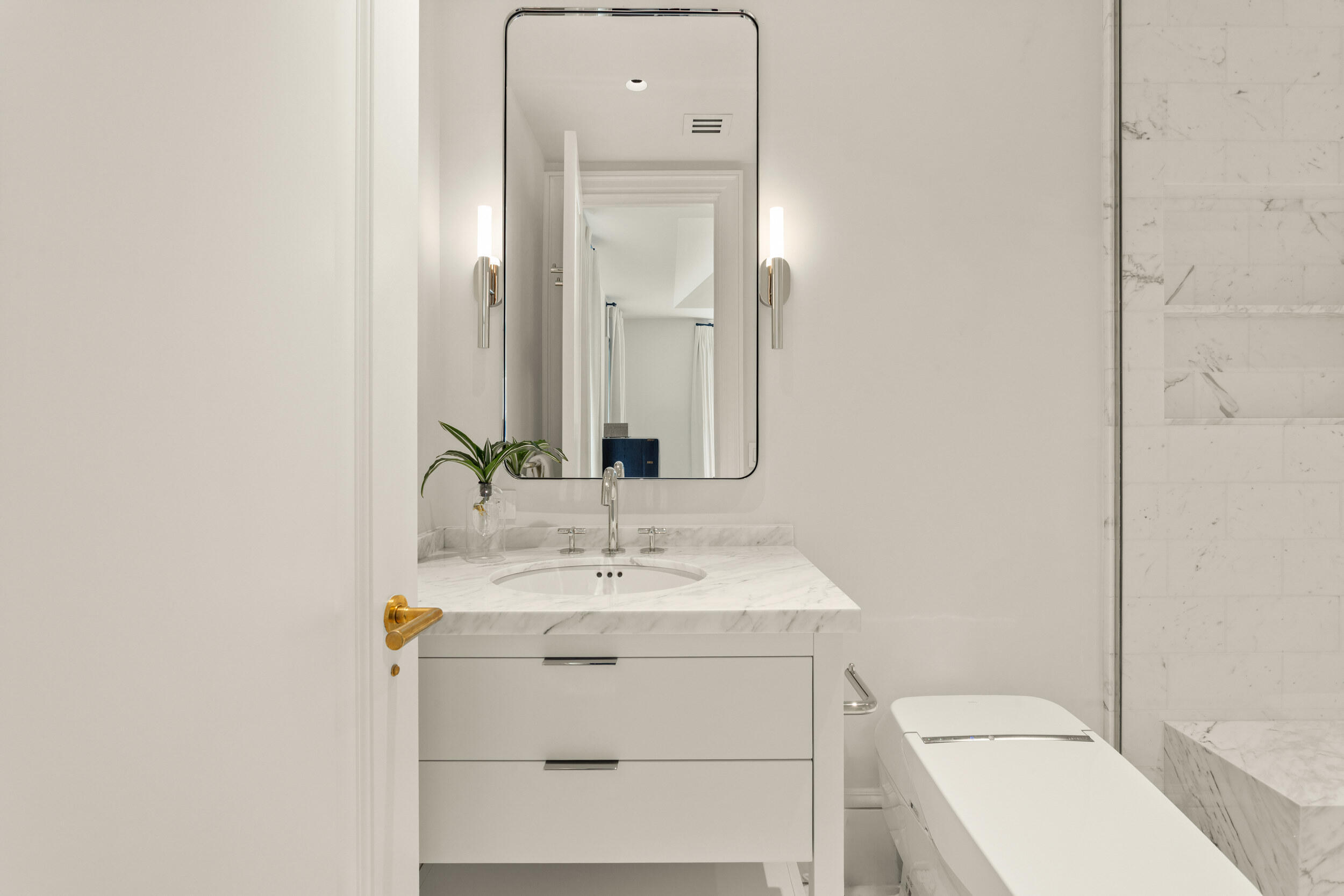 EAST SHORE - Residential Lease