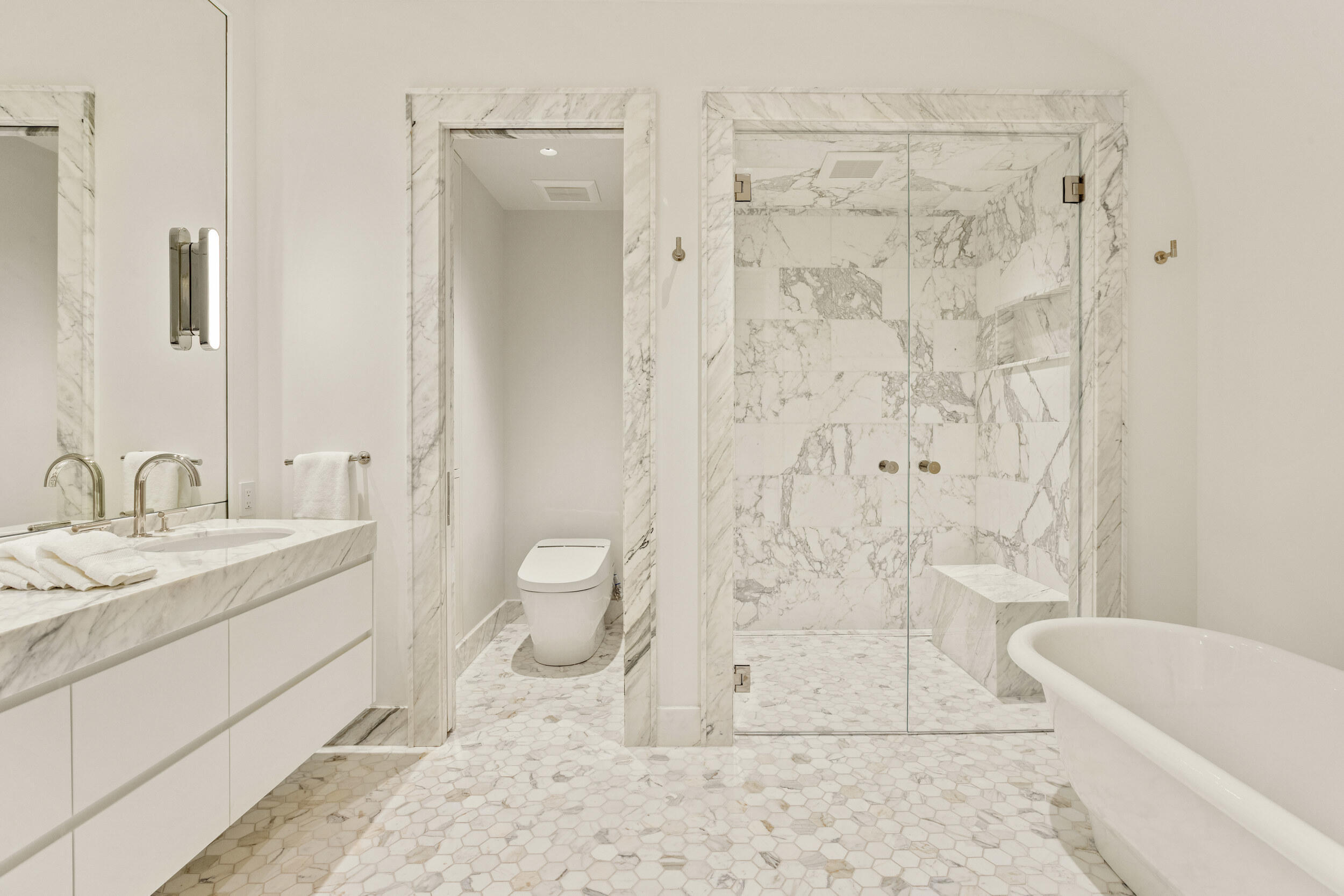 EAST SHORE - Residential Lease