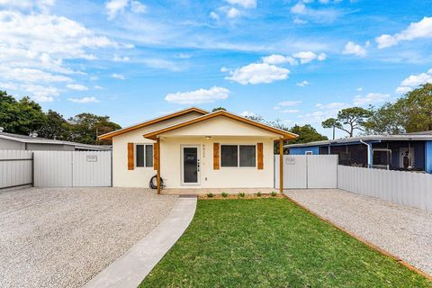 5923 Mango Road West Palm Beach FL 33413