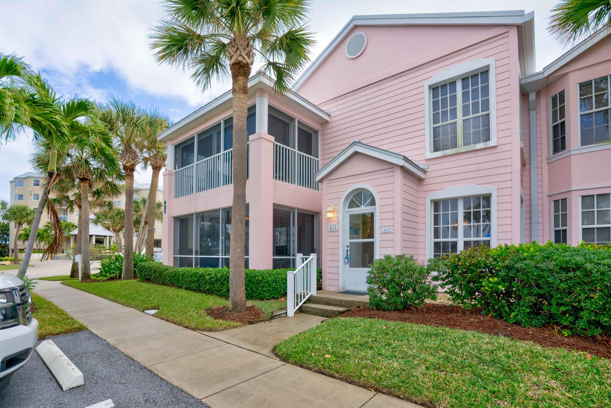 Experience the ultimate resort lifestyle in this stunning, ground-floor condo on Hutchinson Island. With direct access to the Marriott Beach Resort and Marina, you'll have exclusive privileges to world-class amenities, including multiple pools, a spa, a vibrant tiki bar, pristine beaches, tennis courts, a golf course, and a variety of dining and entertainment venues. This fully renovated, furnished condo offers the perfect blend of luxury and convenience.
