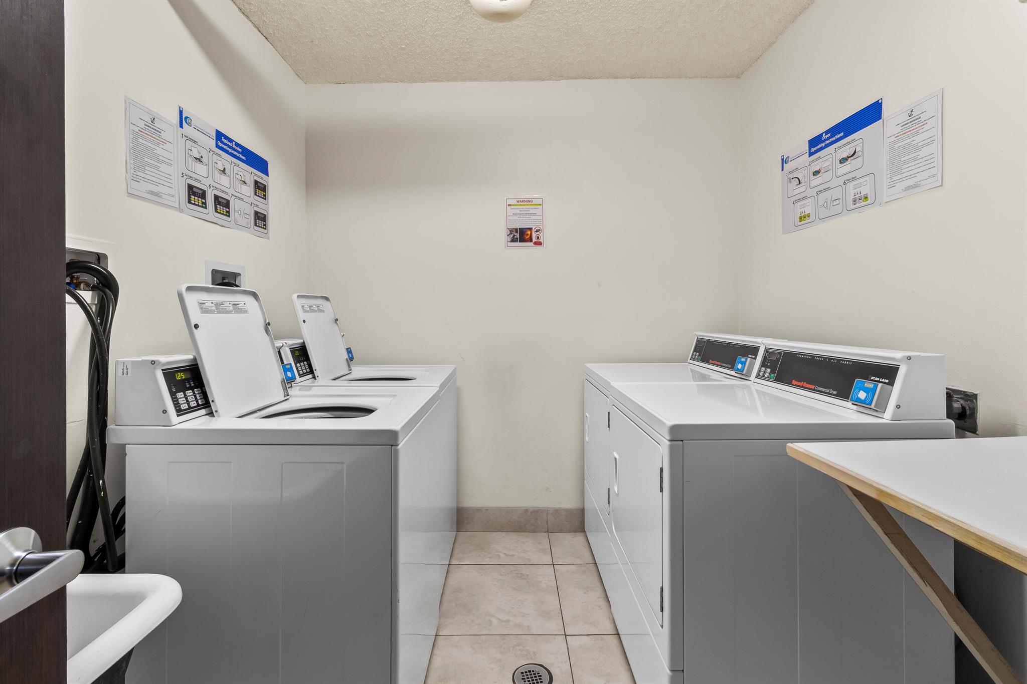 ADMIRALS PORT CONDO WEST - Residential