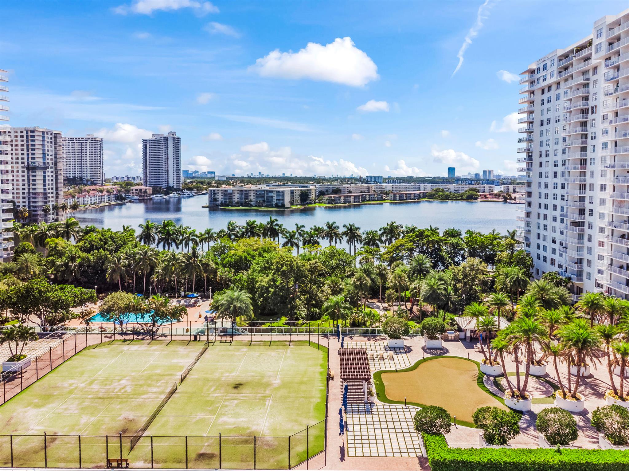 ADMIRALS PORT CONDO WEST - Residential