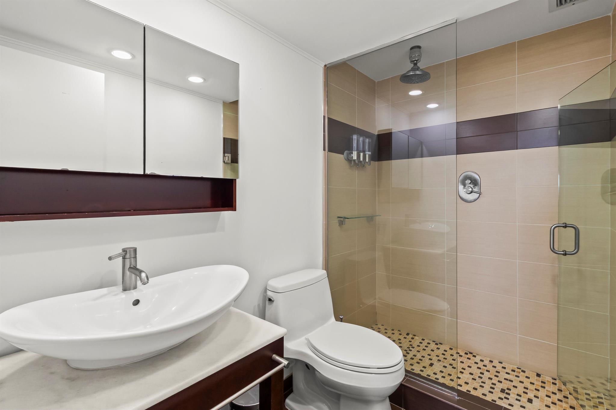 ADMIRALS PORT CONDO WEST - Residential