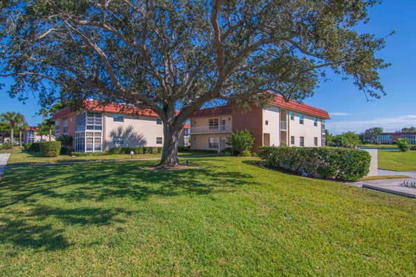 68 ROYAL OAK CT APT 202, VERO BEACH, FL 32962 - Image f50f97ef858ea9a8b0b486b9d1879b68/1787375982