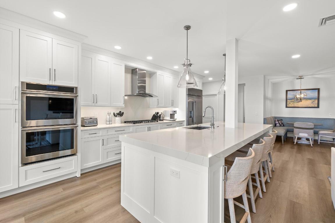 ADMIRALS COVE - Residential