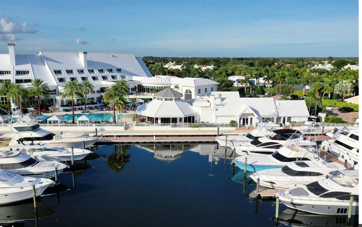 ADMIRALS COVE - Residential