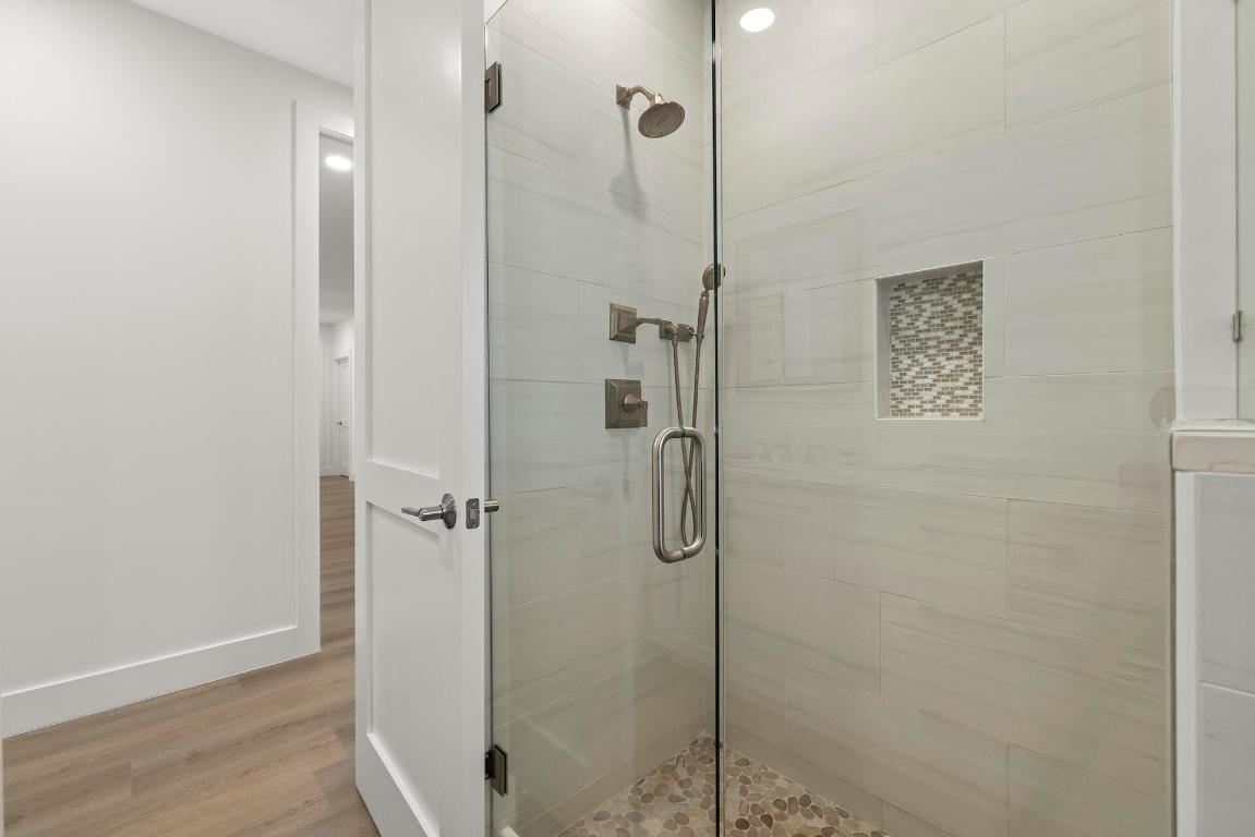 ADMIRALS COVE - Residential