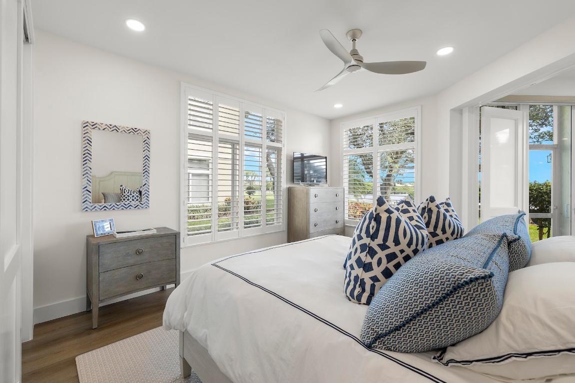 ADMIRALS COVE - Residential