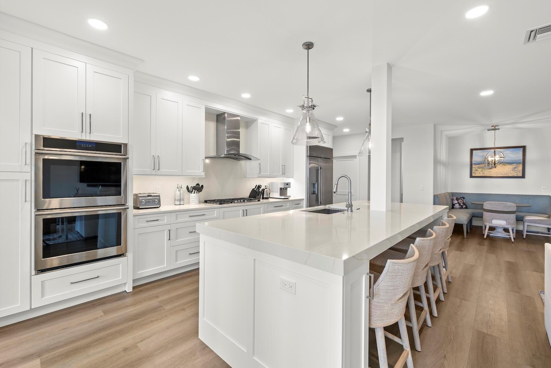 ADMIRALS COVE - Residential