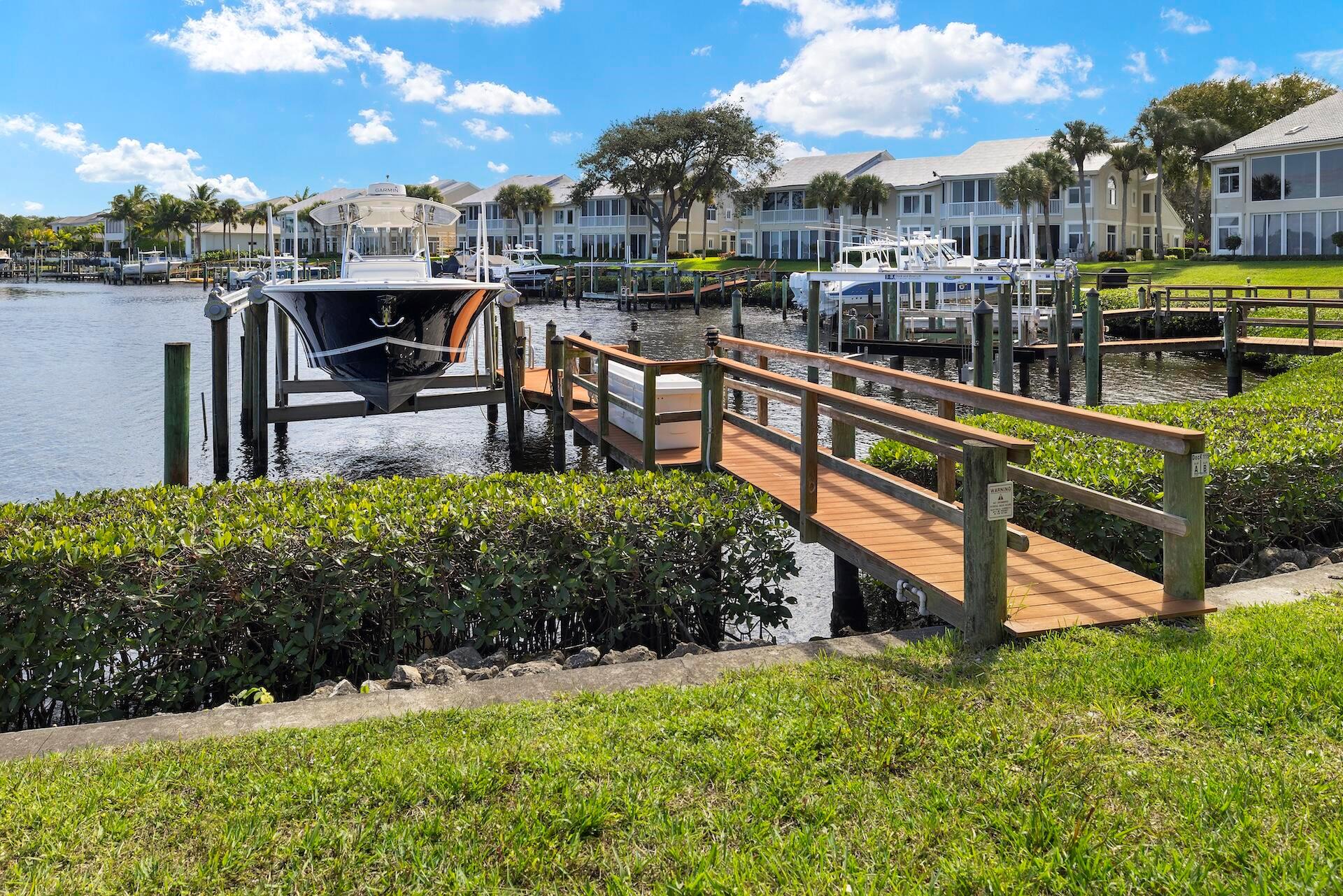 ADMIRALS COVE - Residential