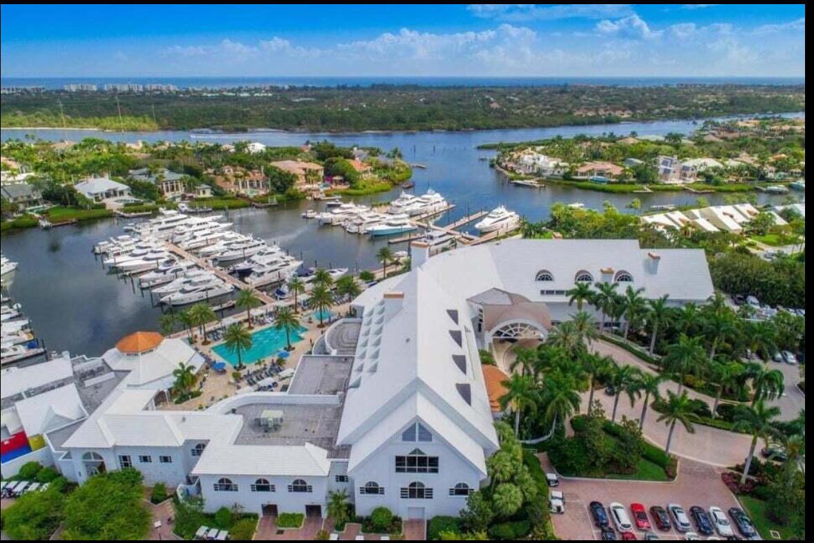 ADMIRALS COVE - Residential
