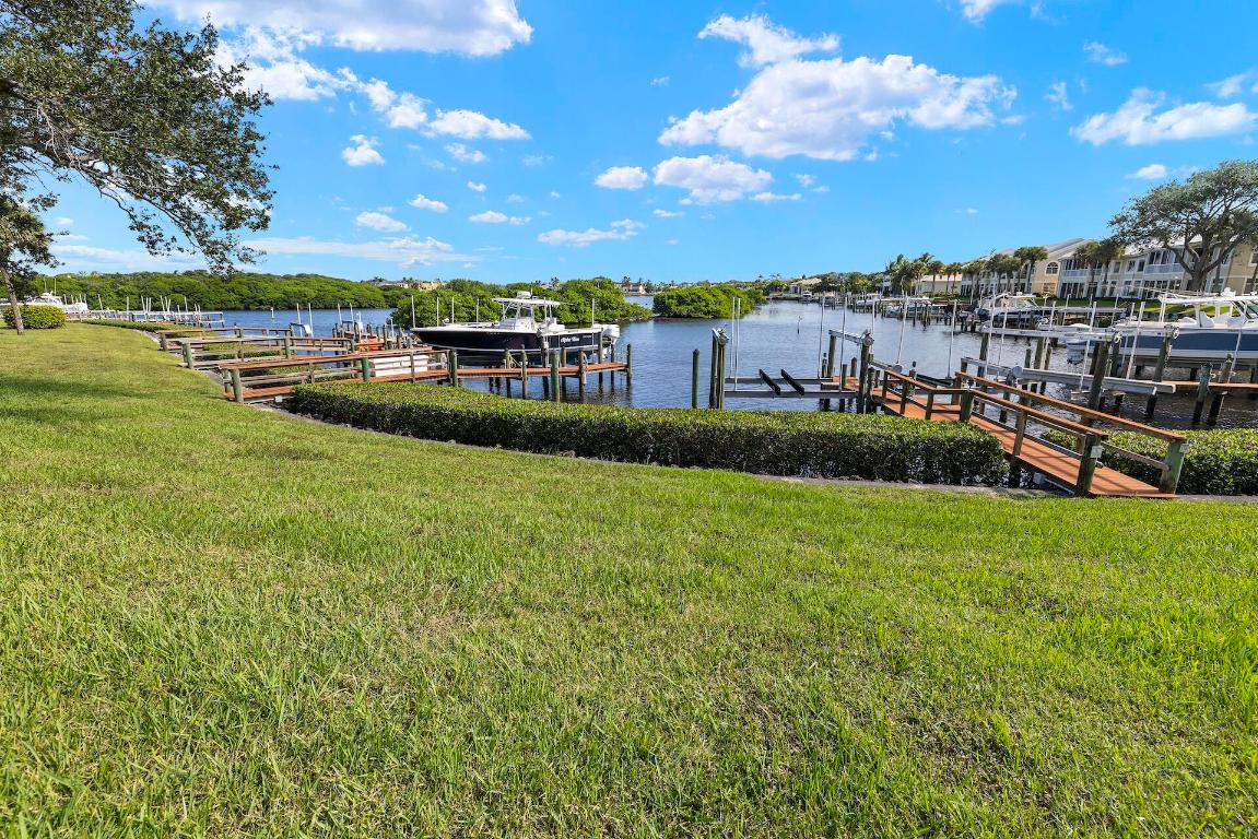 ADMIRALS COVE - Residential