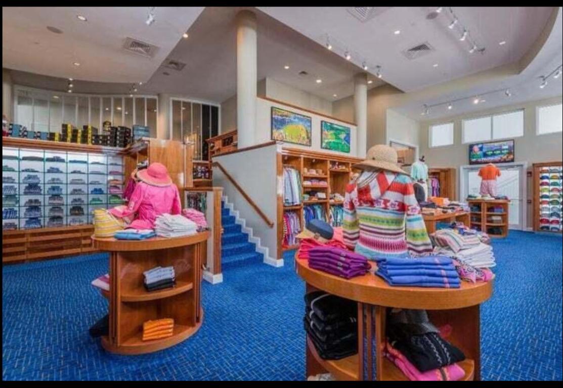 ADMIRALS COVE - Residential