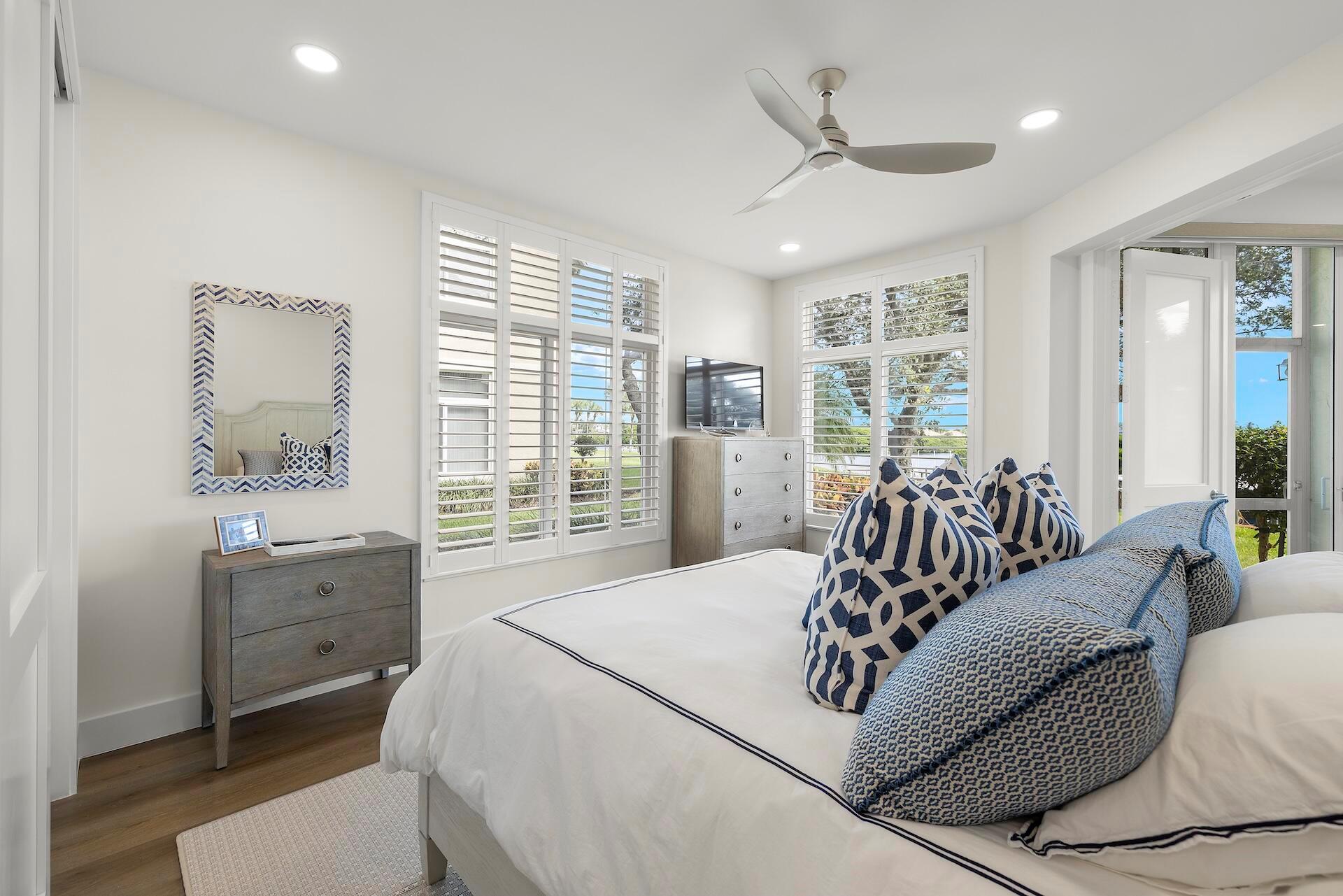 ADMIRALS COVE - Residential