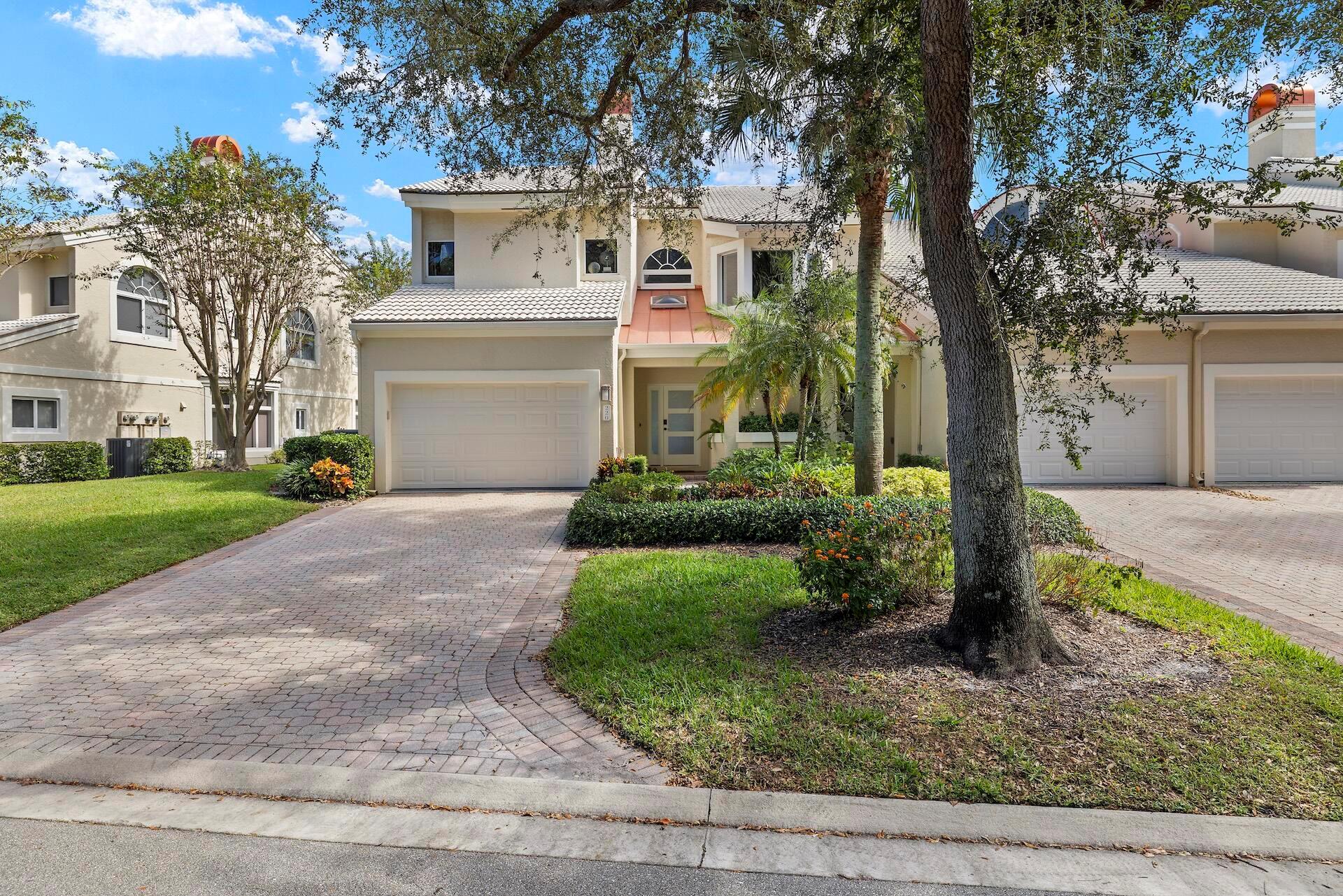 ADMIRALS COVE - Residential