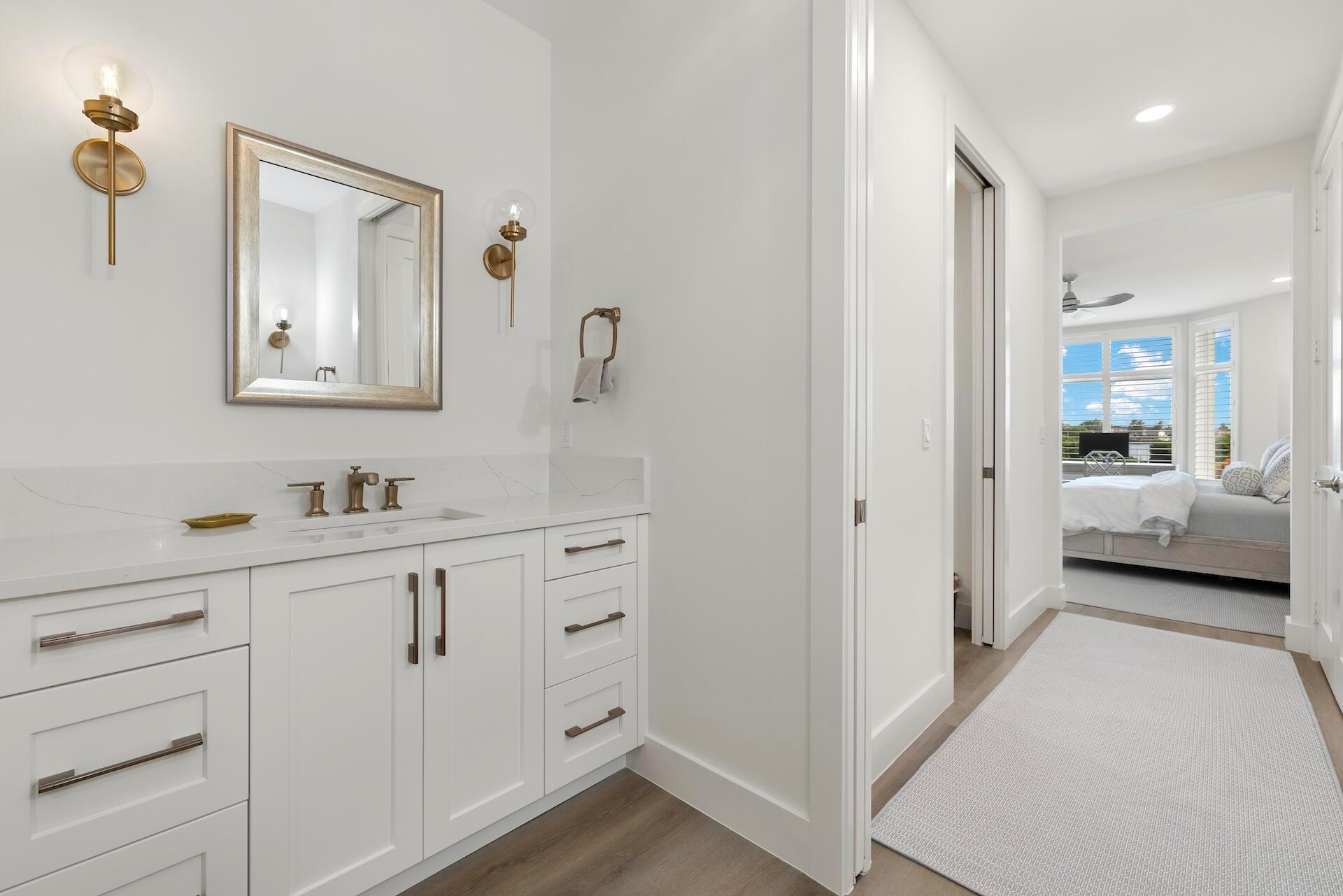 ADMIRALS COVE - Residential