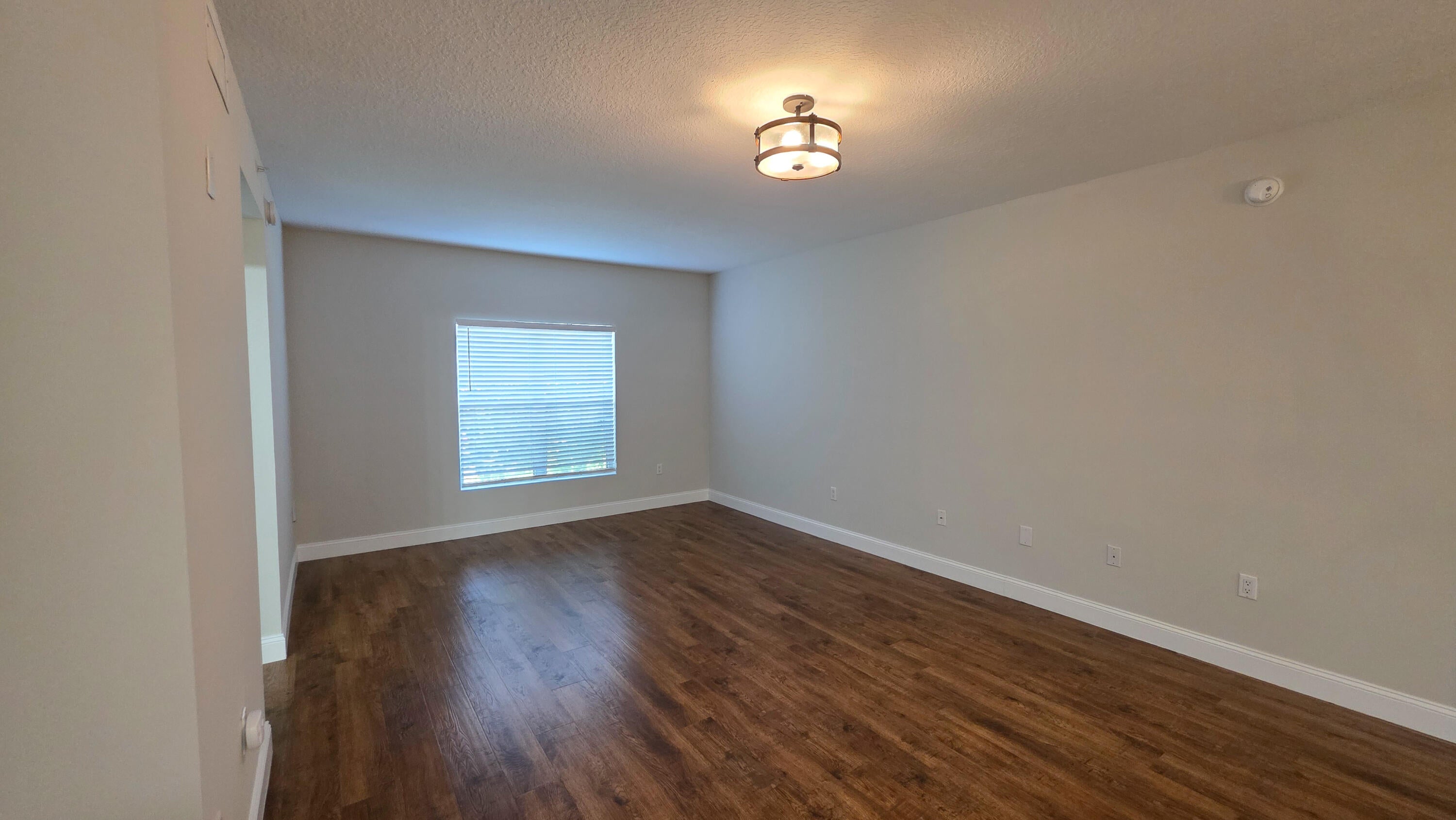 5090 FAIRWAYS Circle H105