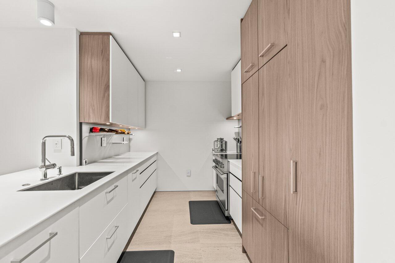 300 S Australian Avenue 1104
