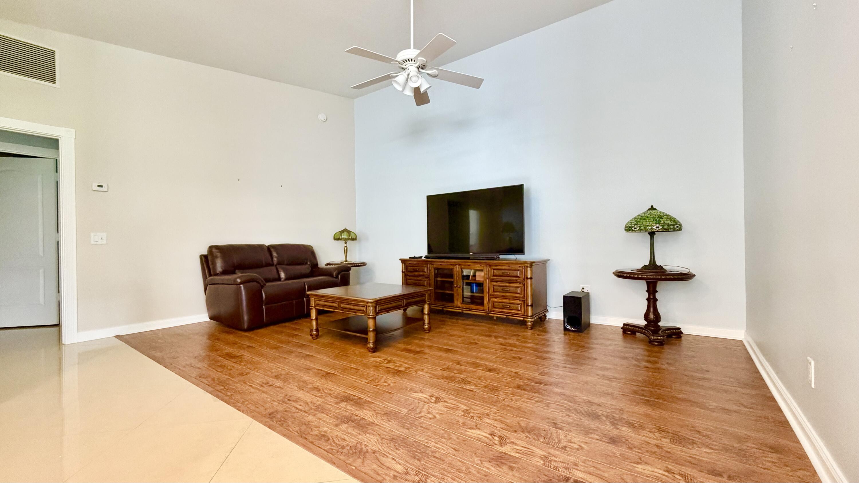 Properties 7735 Pine Island Way