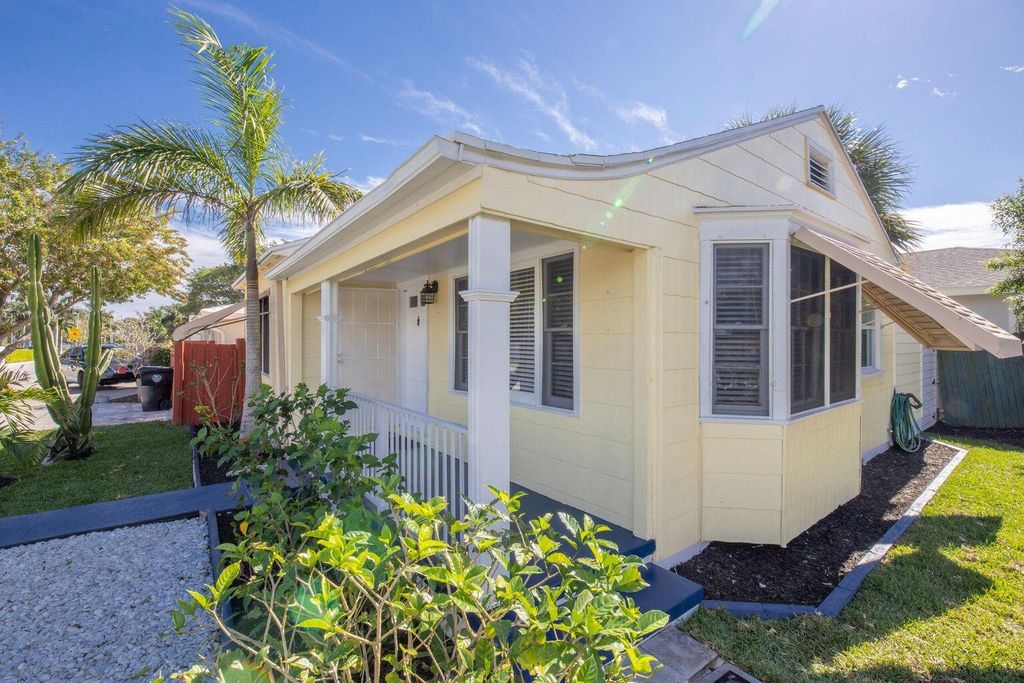 Photo of 219 11th Avenue Ave S, Lake Worth Beach, FL 33460 (MLS # R11119977)