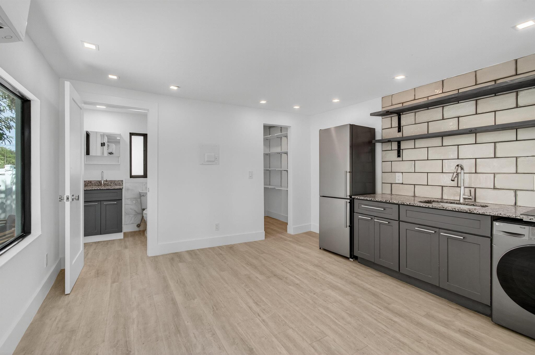 DELRAY TOWN OF - Residential Lease