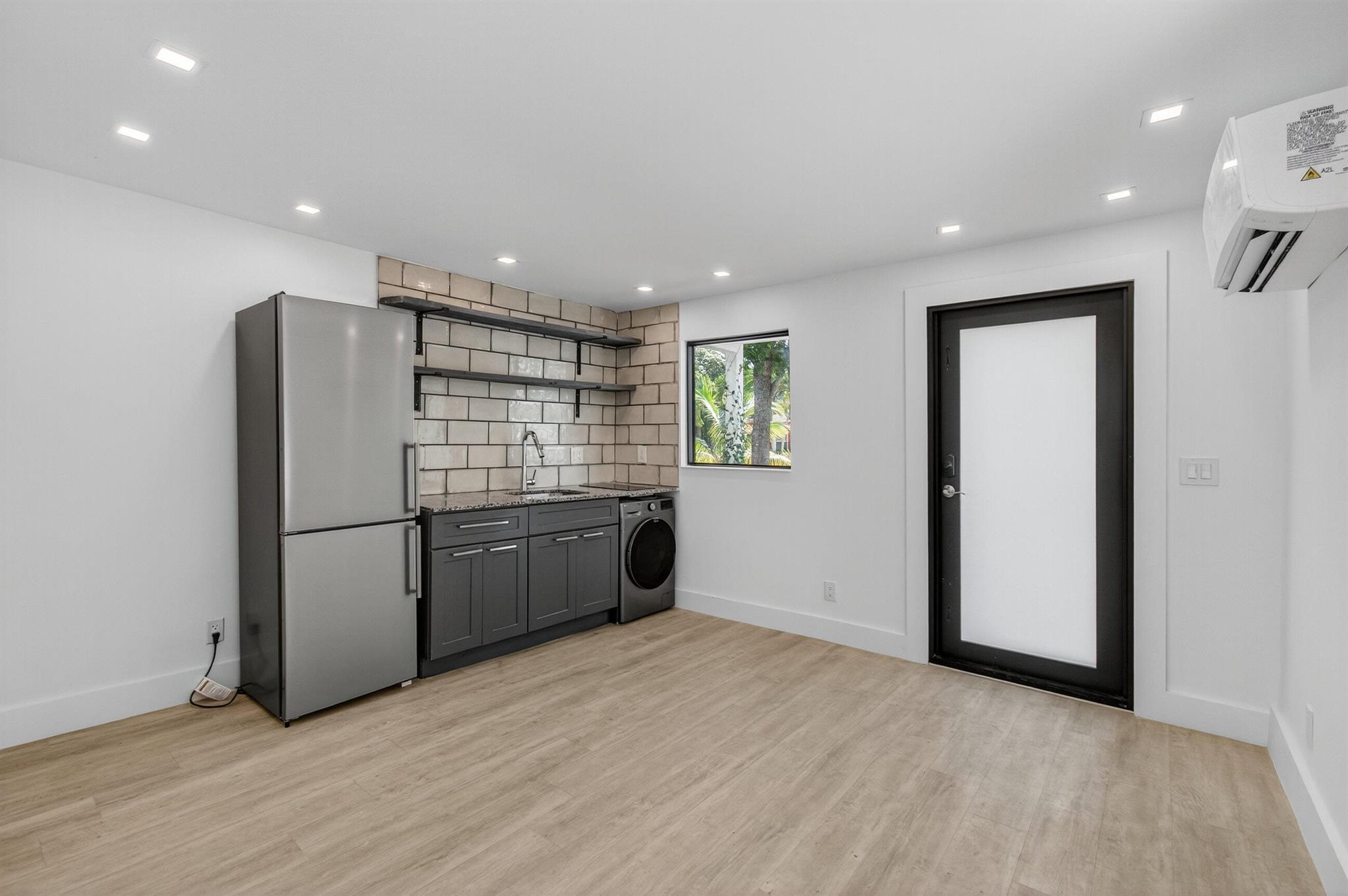 DELRAY TOWN OF - Residential Lease