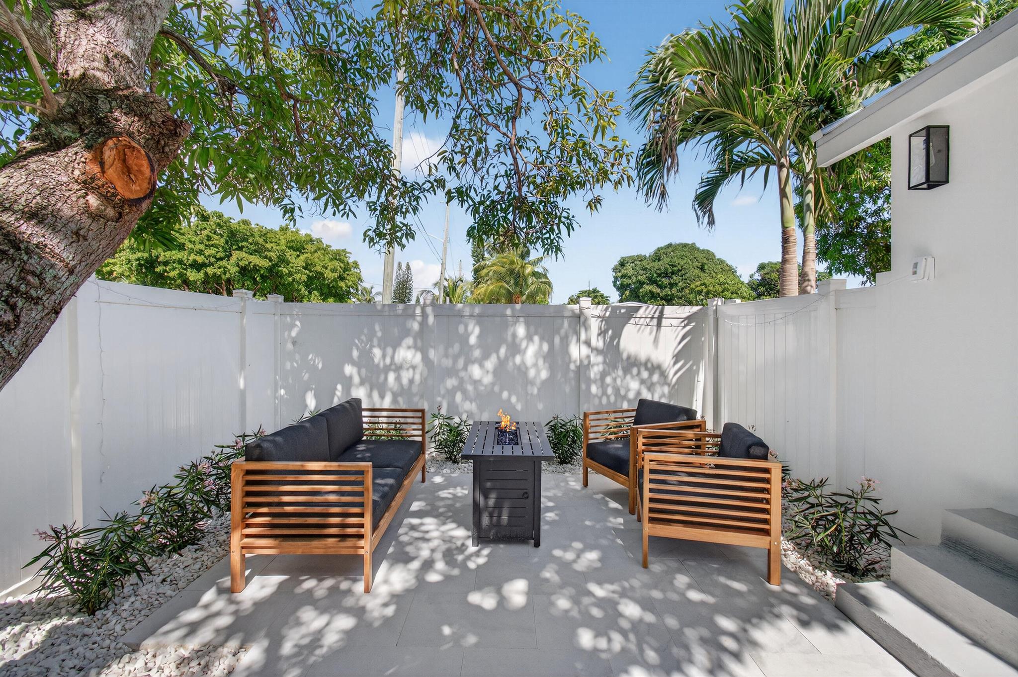 DELRAY TOWN OF - Residential Lease