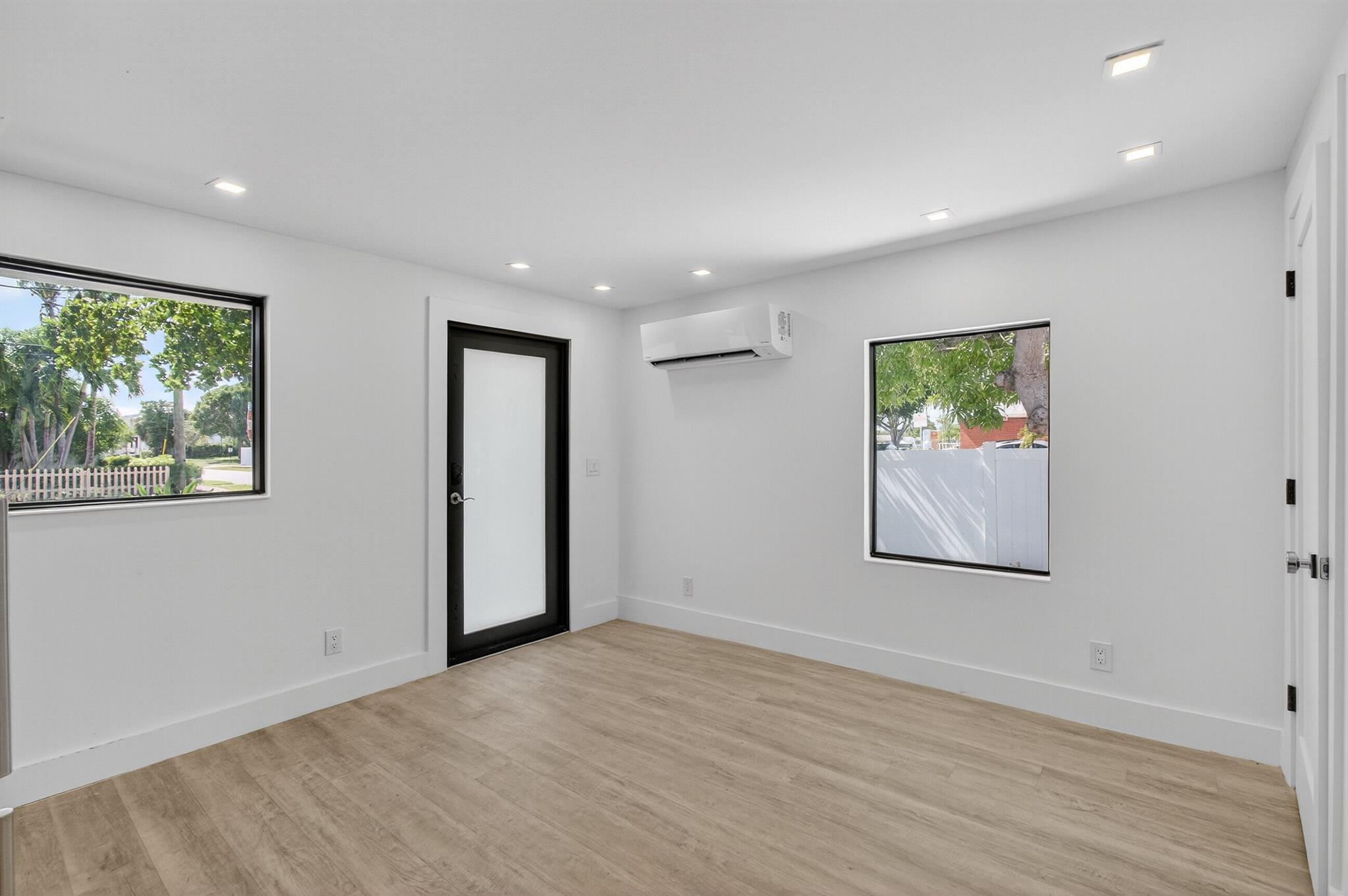 DELRAY TOWN OF - Residential Lease