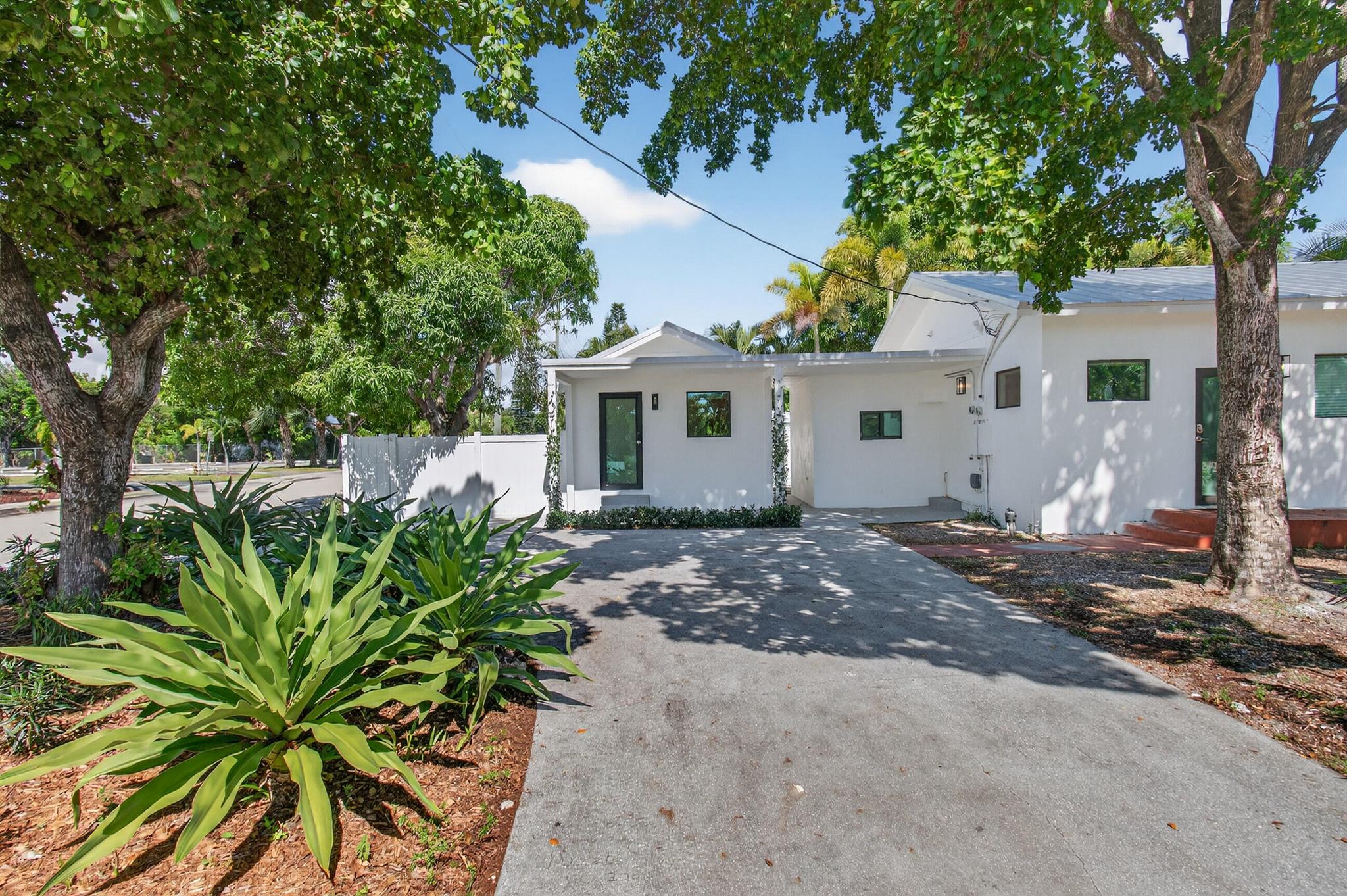 DELRAY TOWN OF - Residential Lease