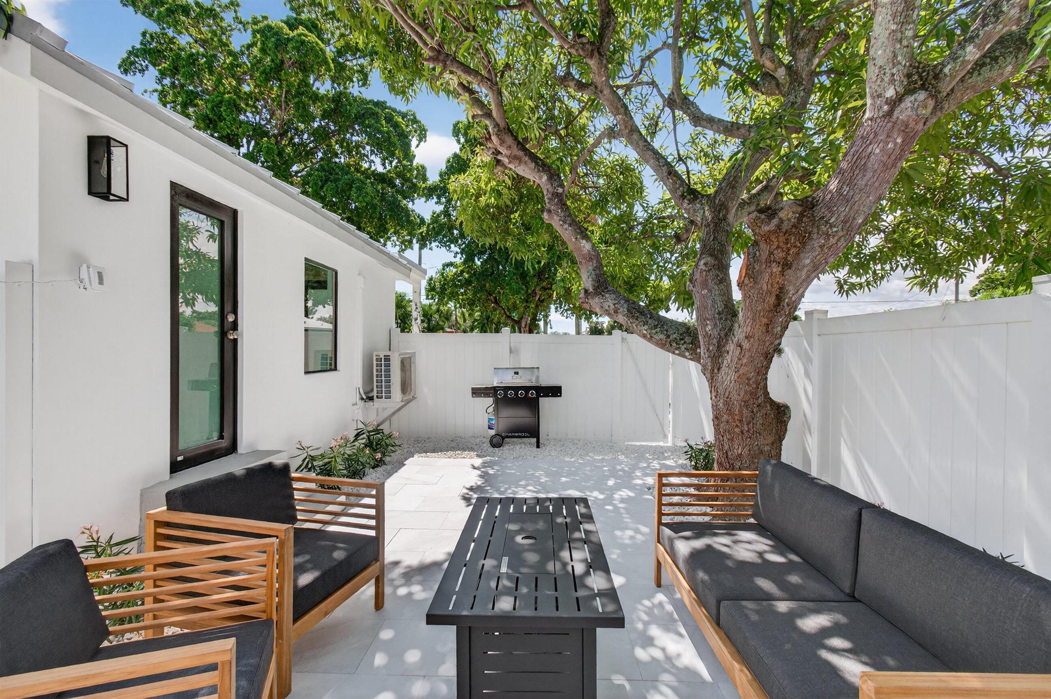 DELRAY TOWN OF - Residential Lease