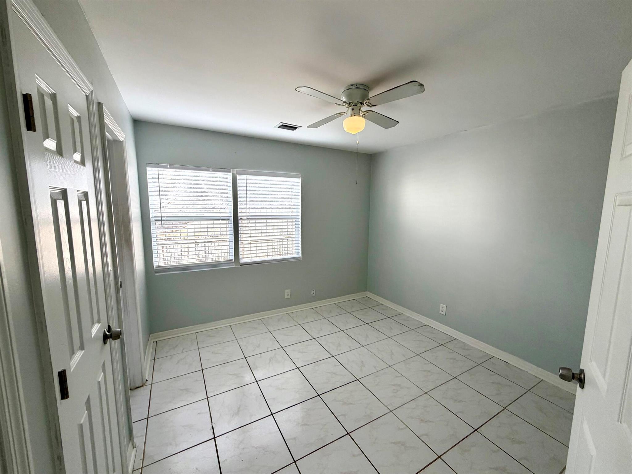 NORTH PALM BCH 4 - Residential Lease