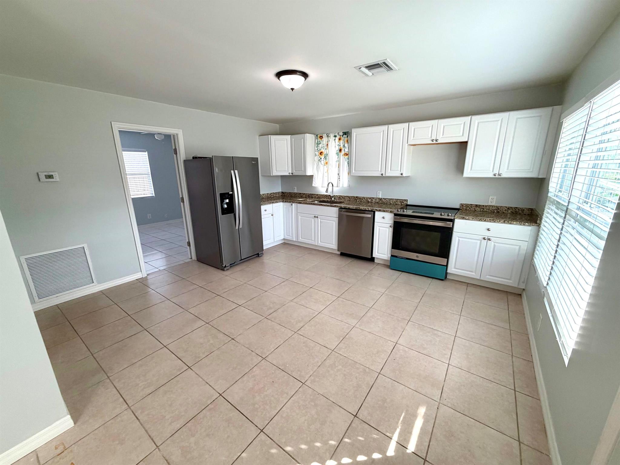NORTH PALM BCH 4 - Residential Lease