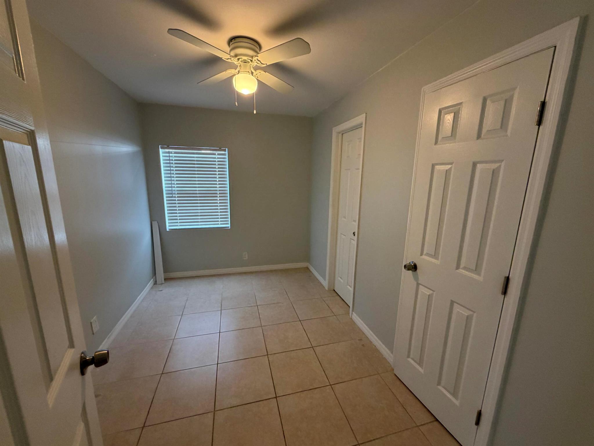 NORTH PALM BCH 4 - Residential Lease