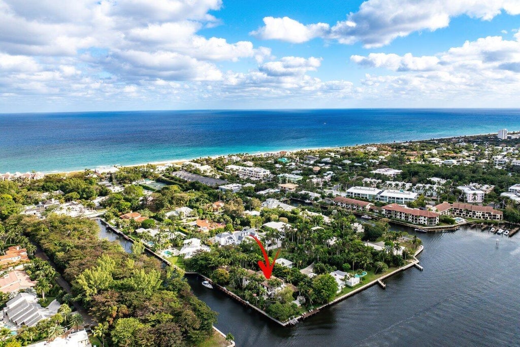 Photo of 8 Driftwood Landing Lndg, Gulf Stream, FL 33483 (MLS # R11054934)