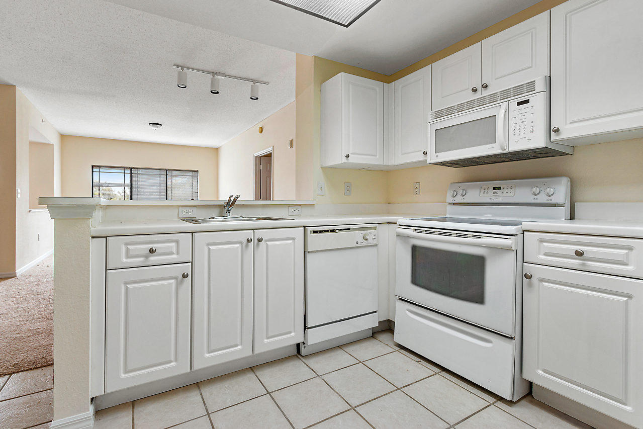 SAN MATERA THE GARDENS CONDO - Residential Lease
