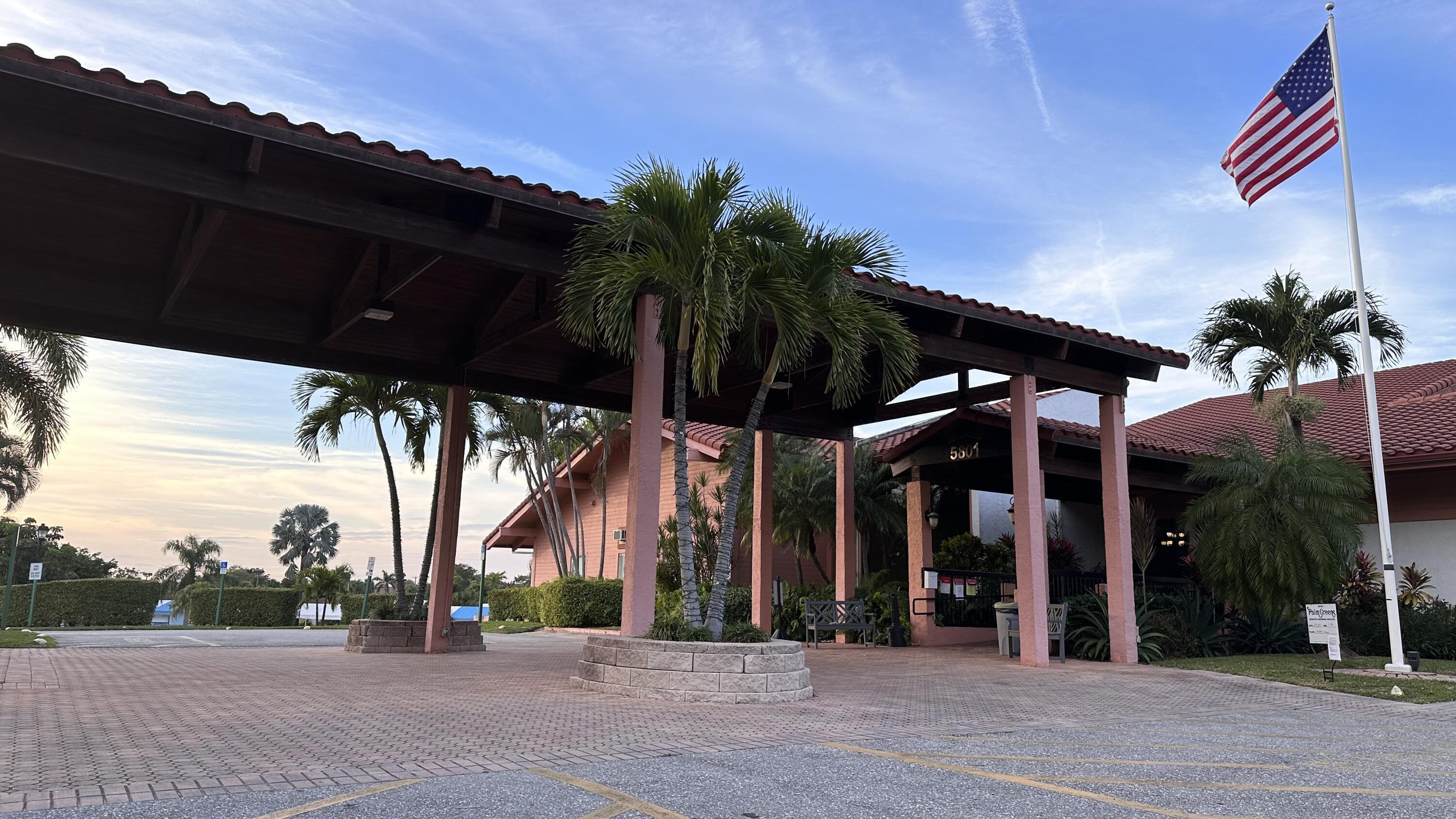 PALM GREENS AT VILLA DEL RAY CONDO II - Residential