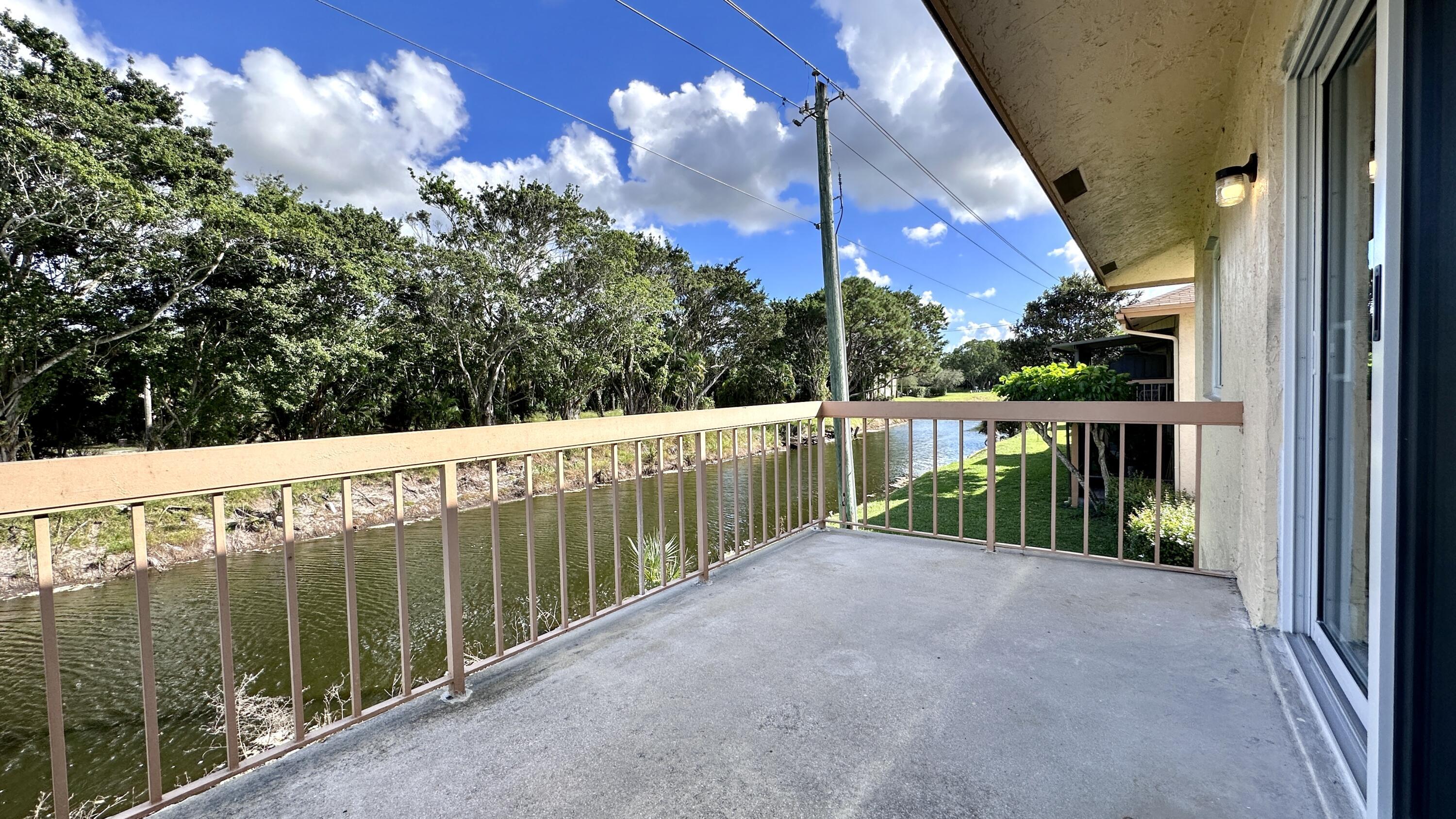 PALM GREENS AT VILLA DEL RAY CONDO II - Residential