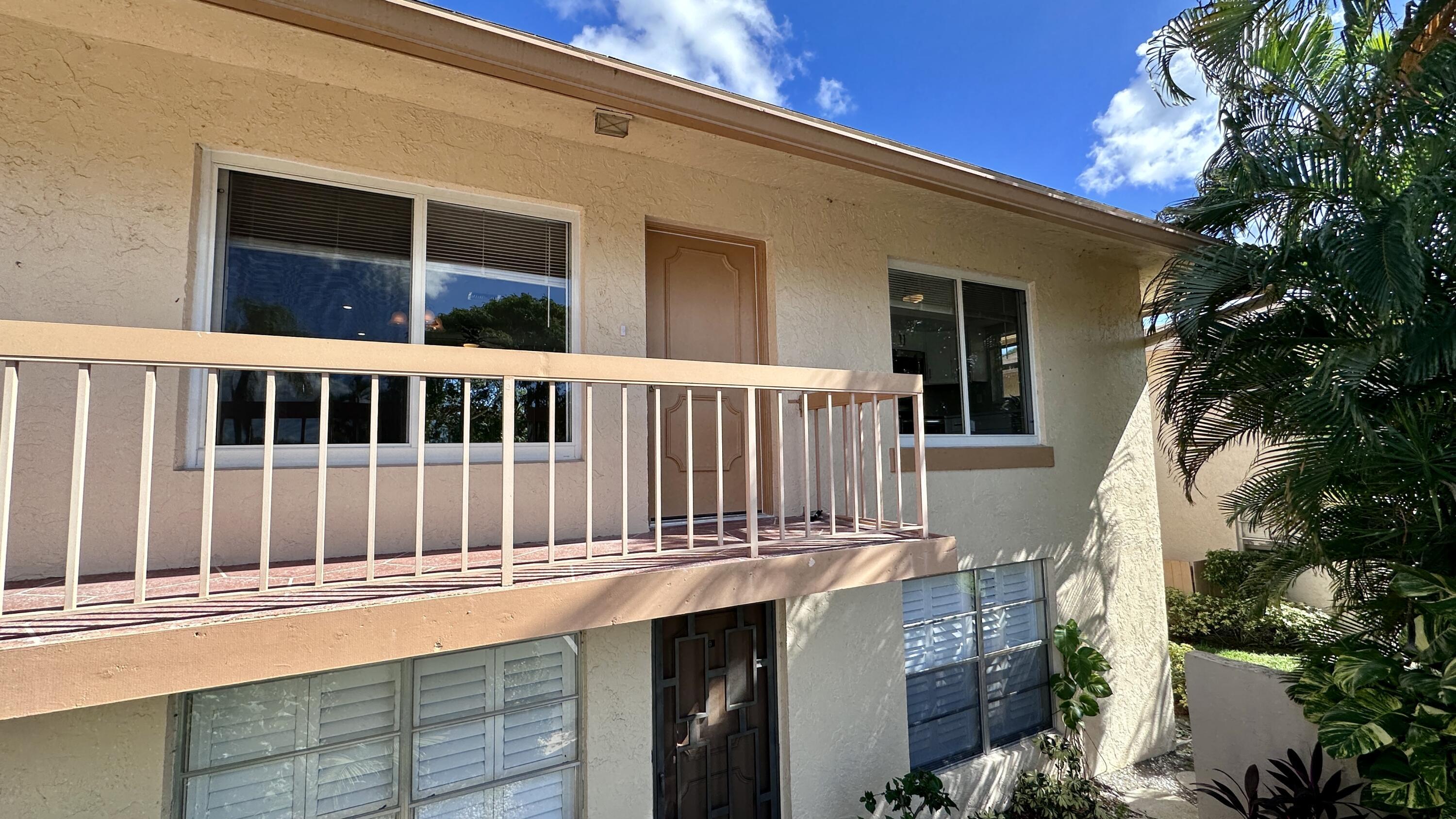 PALM GREENS AT VILLA DEL RAY CONDO II - Residential