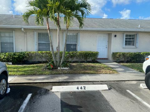 442 Franconia Circle Lake Worth FL 33467