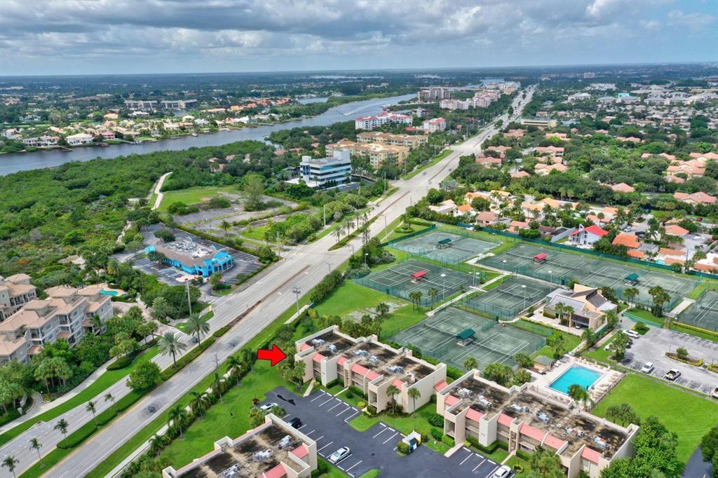 JUPITER OCEAN & RACQUET CLUB TENNIS VILLA - Residential