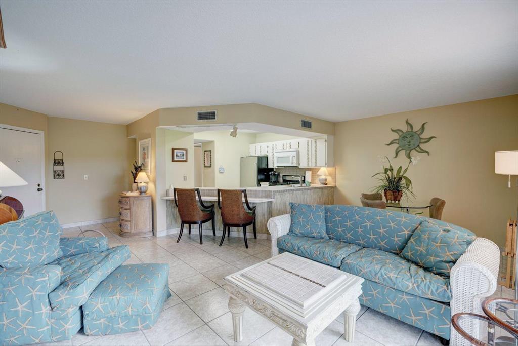 JUPITER OCEAN & RACQUET CLUB TENNIS VILLA - Residential