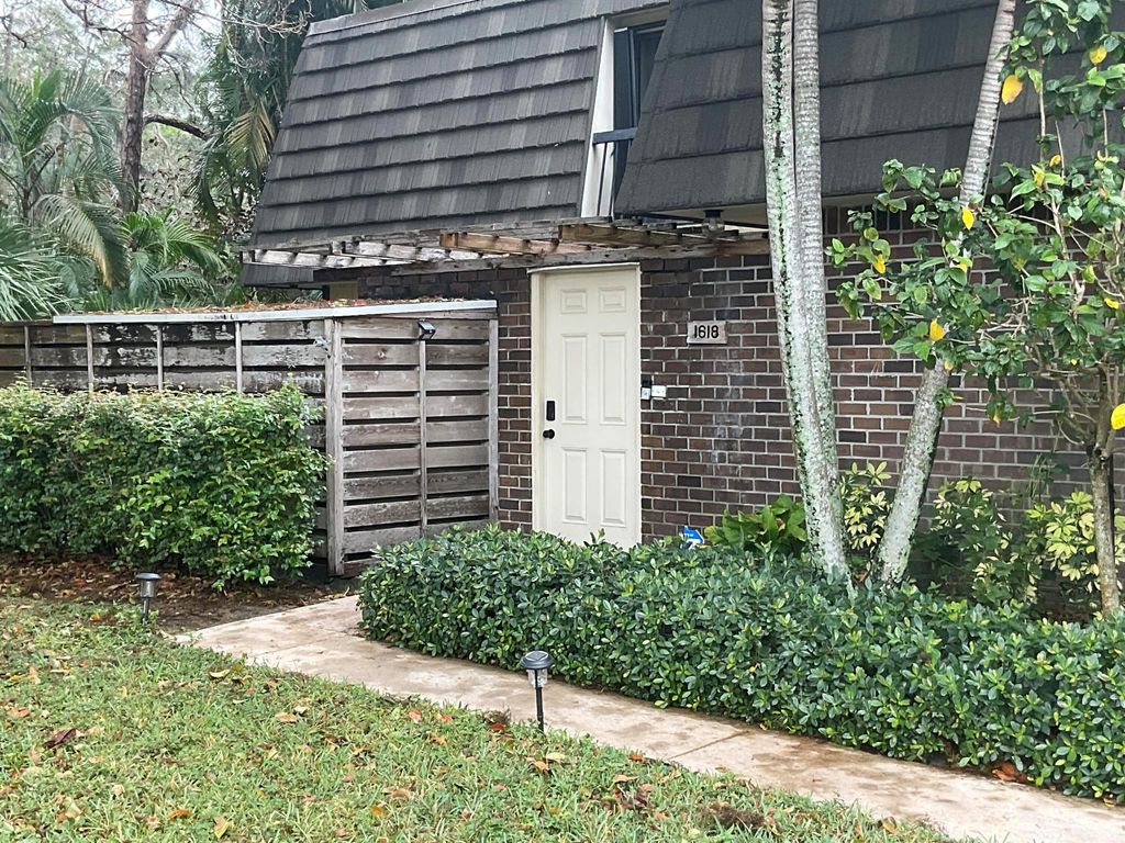 Photo of 1618 16th Terrace, Palm Beach Gardens, FL 33418 (MLS # R10961084)